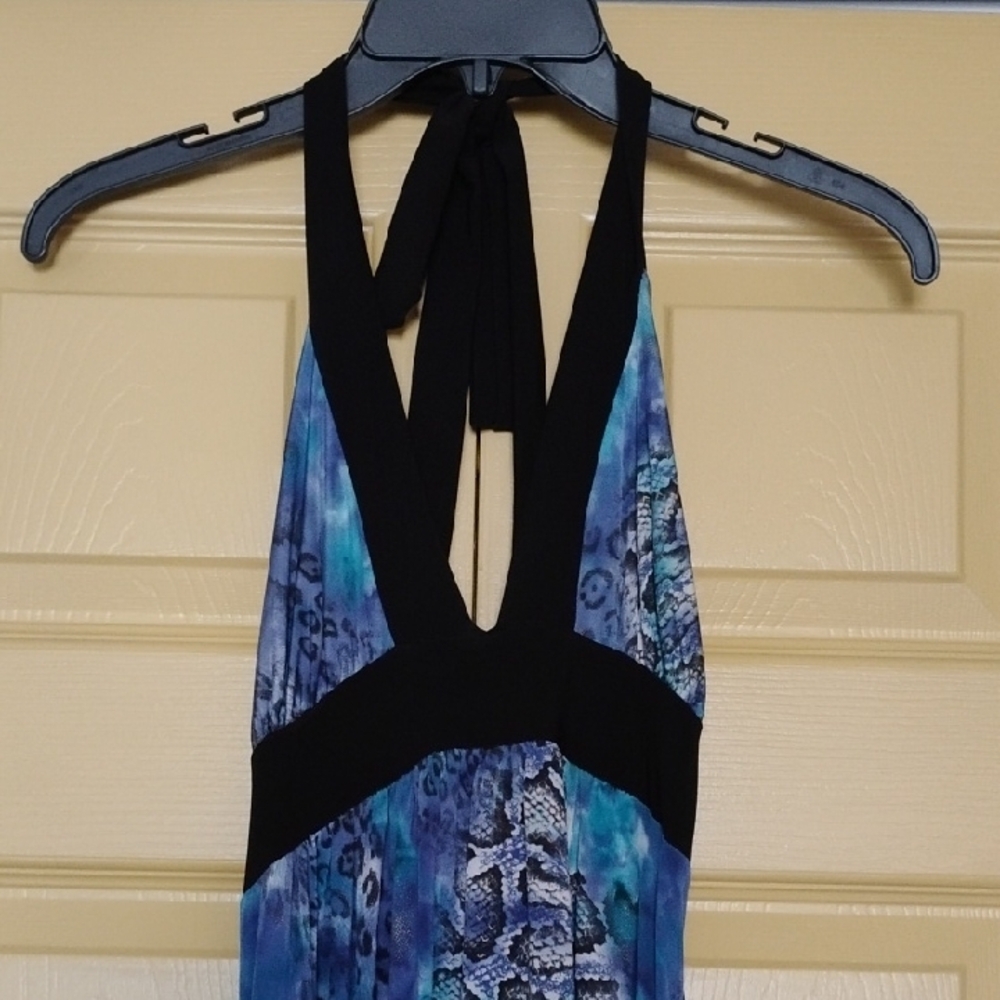 Chic Blue Patterned Maxi Dress - Picture 2 of 8